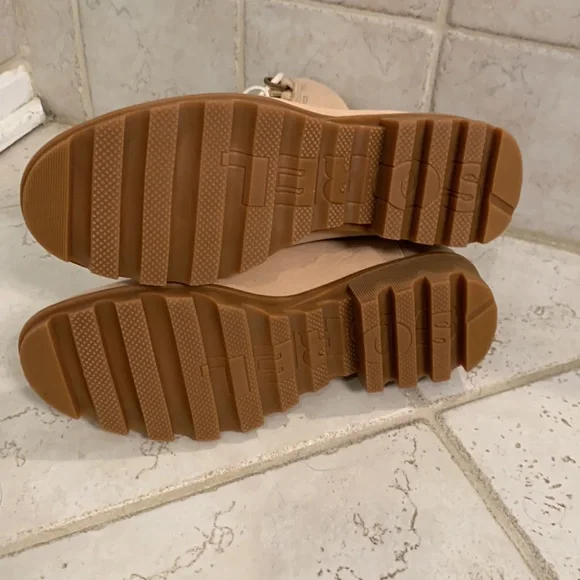 New Sorel tan winter boots - Picture 5 of 7
